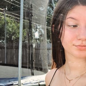 Meet your Posher, Ayla